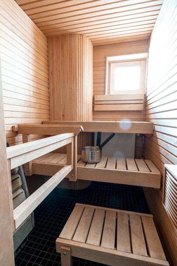 2Ndhomes Stylish 1Br Home With Balcony And Sauna In Kamppi Center Helsingfors Exteriör bild
