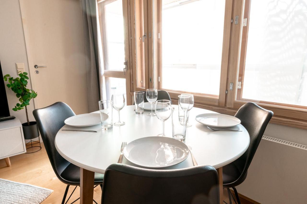 2Ndhomes Stylish 1Br Home With Balcony And Sauna In Kamppi Center Helsingfors Exteriör bild