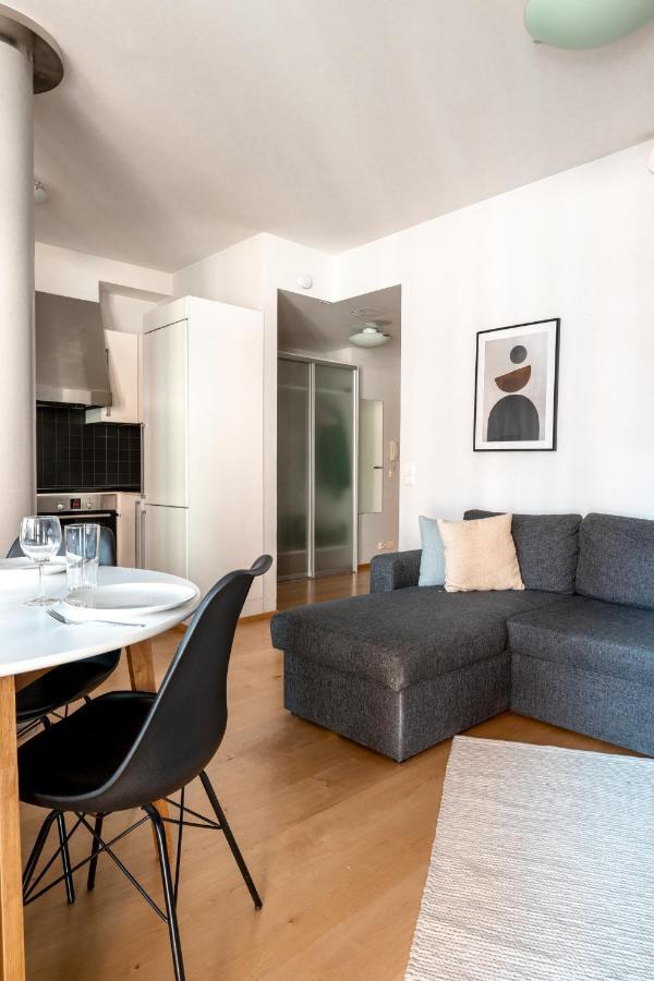 2Ndhomes Stylish 1Br Home With Balcony And Sauna In Kamppi Center Helsingfors Exteriör bild