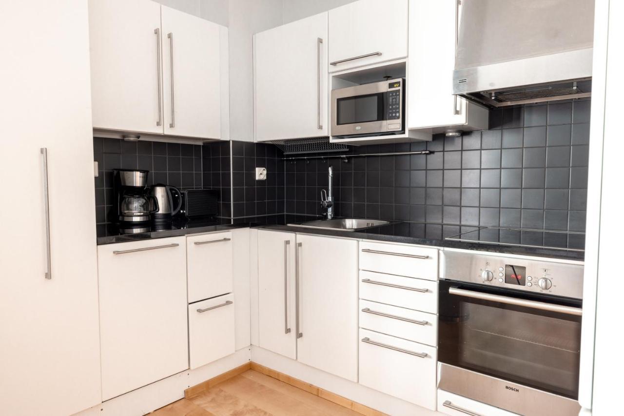 2Ndhomes Stylish 1Br Home With Balcony And Sauna In Kamppi Center Helsingfors Exteriör bild