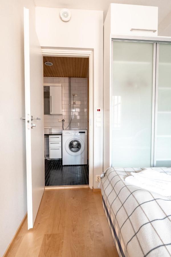 2Ndhomes Stylish 1Br Home With Balcony And Sauna In Kamppi Center Helsingfors Exteriör bild